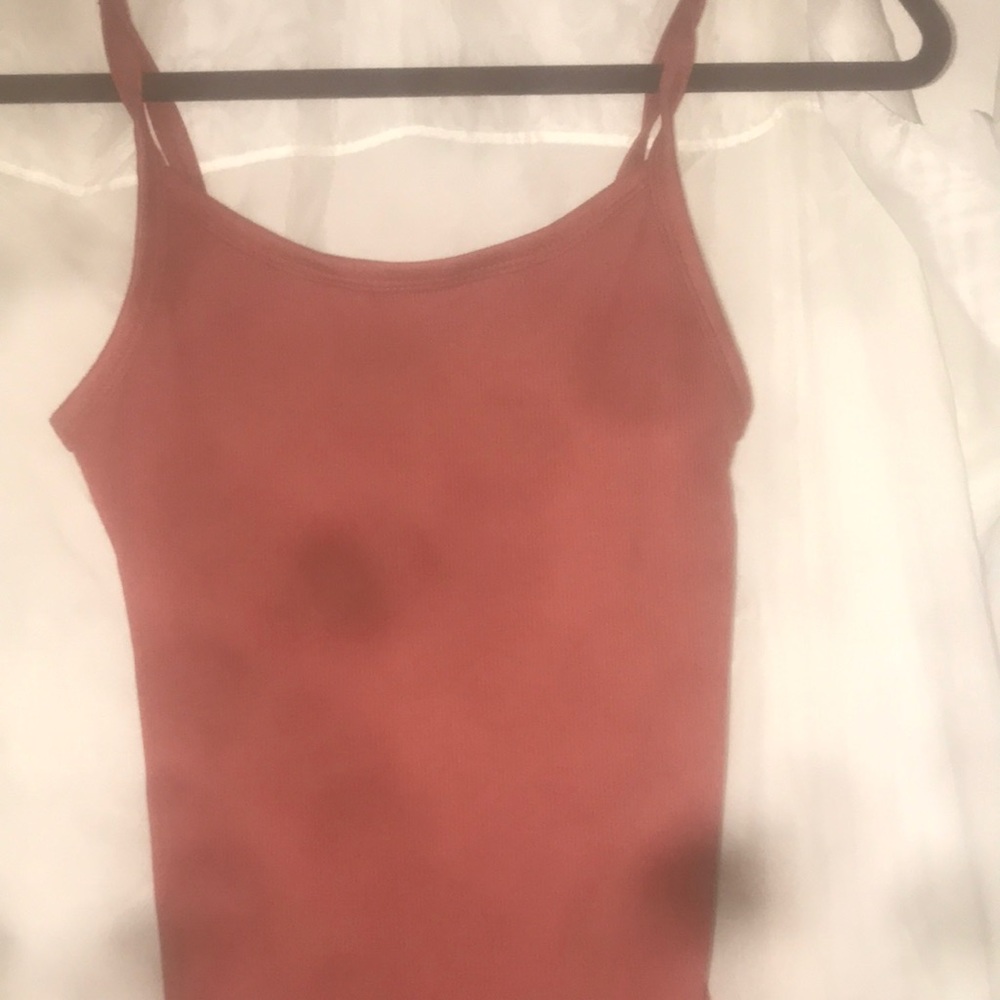 I’m selling a tank top.